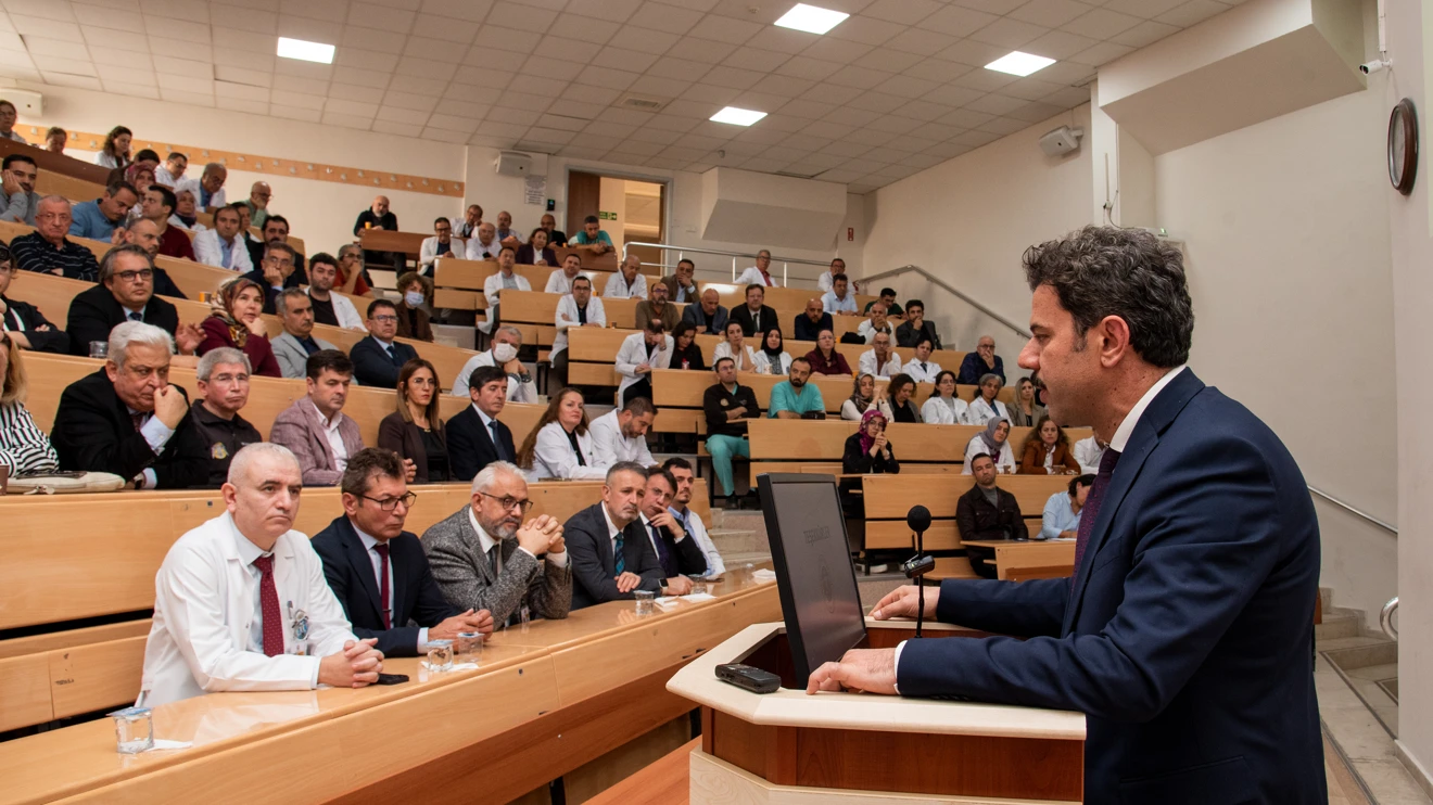 Selçuk Tıp'ta Akademik Kurul Toplantısı yapıldı